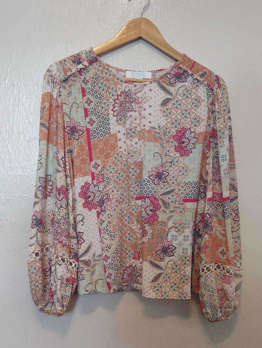Bohemian Patchwork Look Floral Long-Sleeve Blouse - Pink & Cream Women's‎ Size S